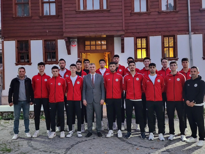 Gölcük'te voleybol heyecanı başlıyor - Resim : 3