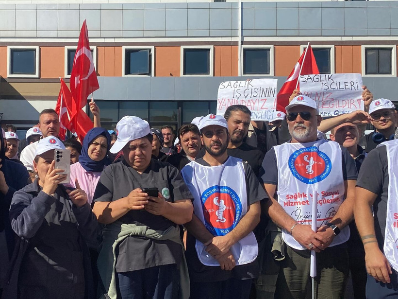 KOÜ’de çalışan sağlık işçileri ücretlerini taksit değil tek seferde istiyorlar! - Resim : 1