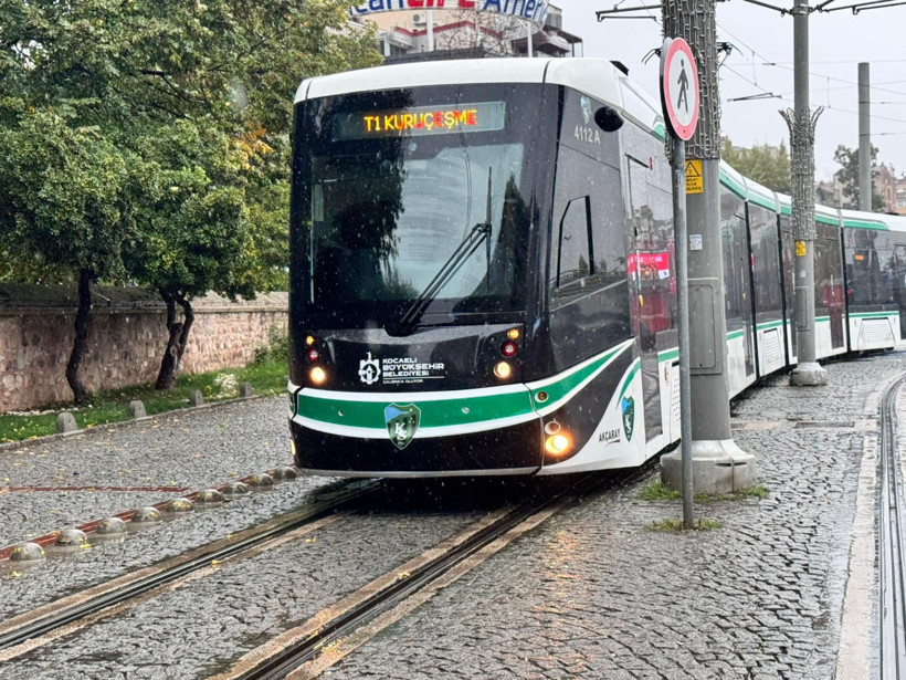 Yağmur bu kez etkili geldi... İzmit'ten yağmur manzaraları - Resim: 16