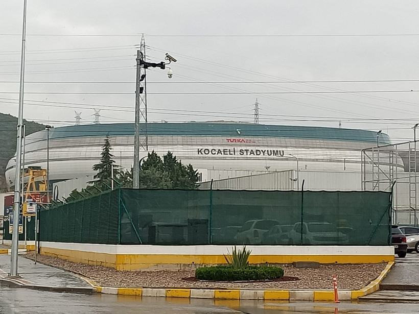 Kocaeli Stadı'nda yeni sponsor yerini aldı - Resim : 1