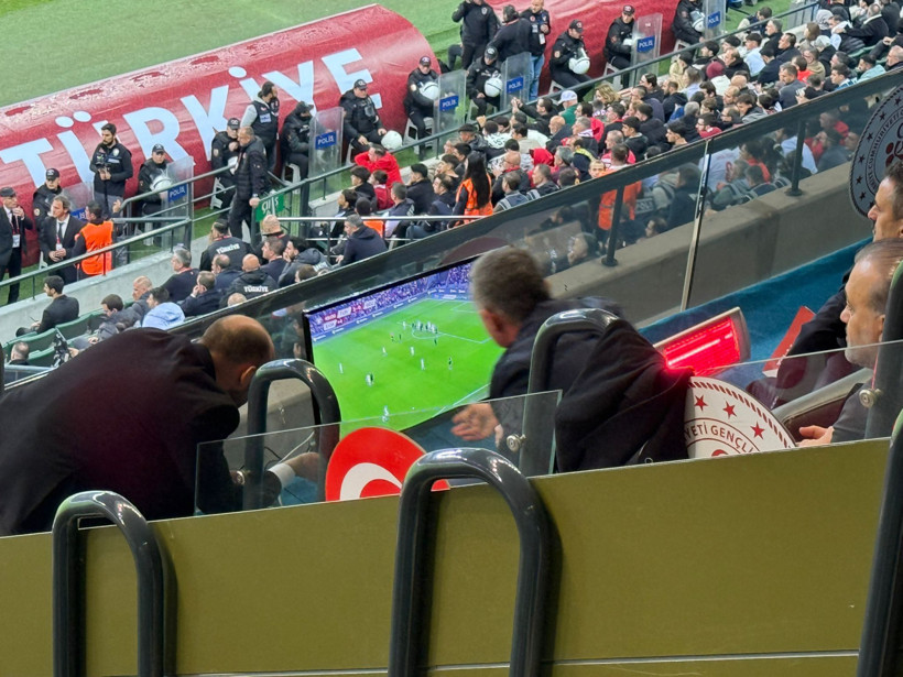 Tahir Büyükakın’ın televizyon ile imtihanı - Resim : 2