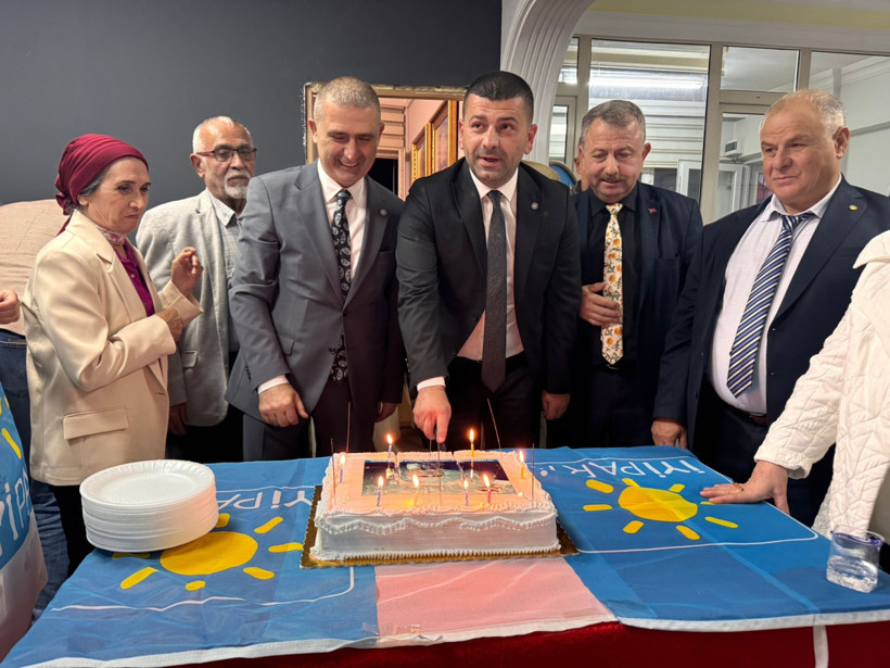 İYİ Parti İzmit İlçe Teşkilatı'nda partinin 8. kuruluş yıldönümü kutlandı - Resim : 1