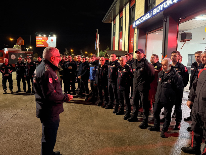 Kocaeli Büyükşehir Belediyesi’nden deprem bölgesine anında destek - Resim : 2