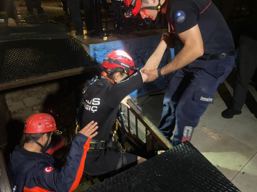 Sığındıkları mağarada mahsur kaldılar... Film gibi operasyon! - Resim : 4