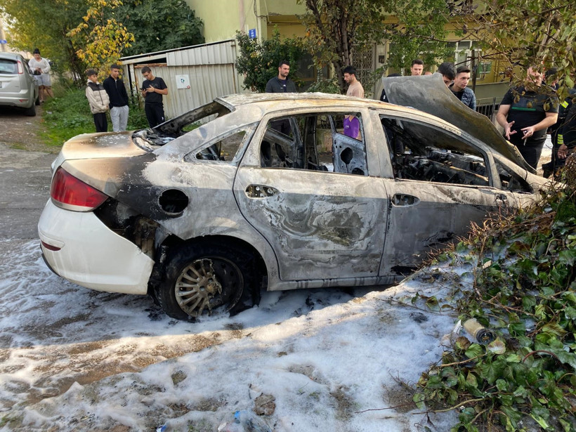 Yakıt alan araç alev topuna döndü! Başka araca sıçradı... - Resim : 4