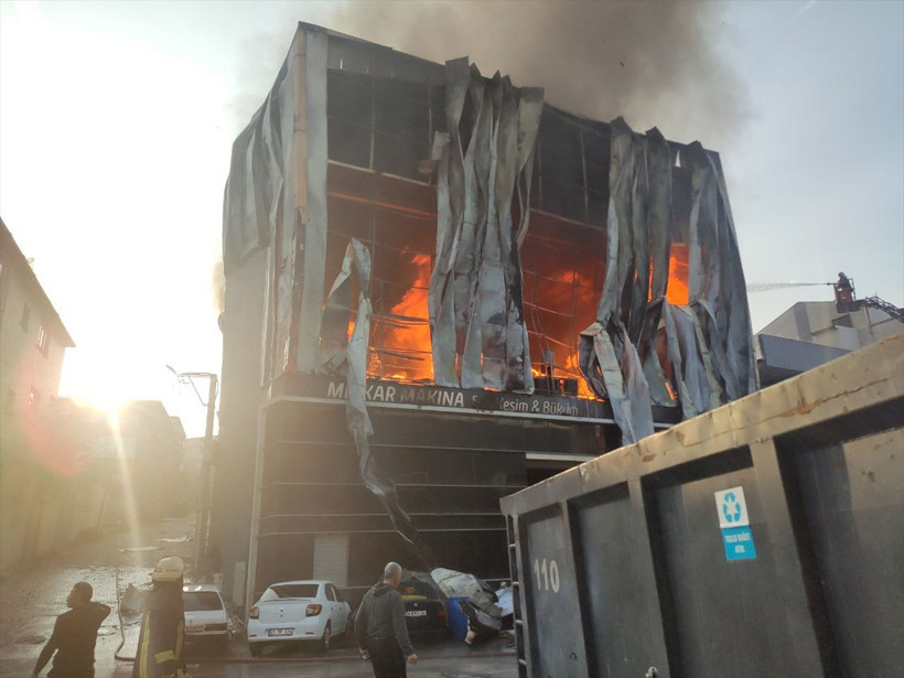 Dilovası'nda parfüm deposu alevlere teslim oldu: 6 kişi yanarak can verdi! - Resim : 2
