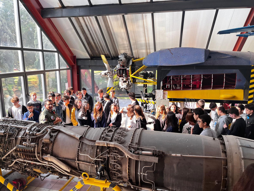 BİLNET öğrendilerinden KOÜ Havacılık ve Uzay Bilimleri Fakültesi’ne ziyaret - Resim : 2