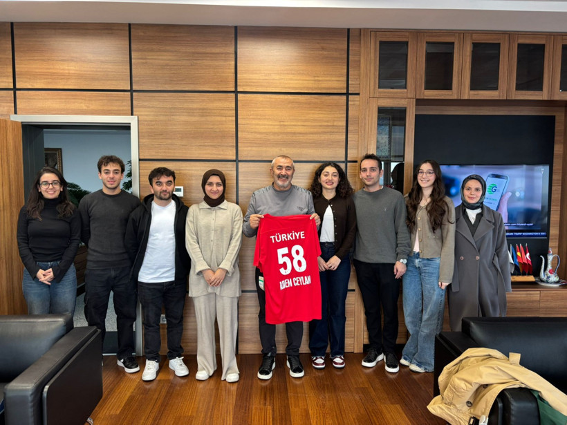 Başkan Ceylan’a mühendis adaylarından Türkiye forması - Resim : 1