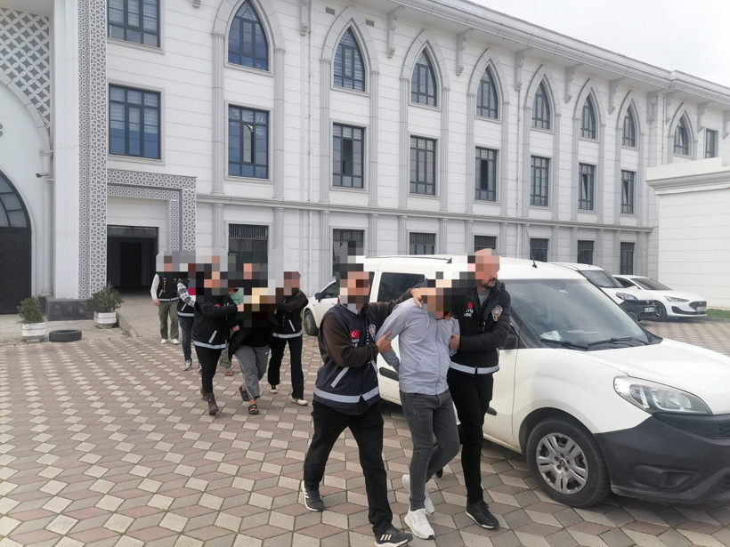 1 kişi öldü, 1 kişi yaralandı; Çamaşırhanedeki bıçaklı kavgada 4 kişi tutuklandı! - Resim : 1