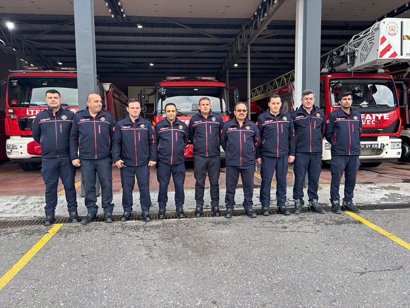 Dumandan etkilenen vatandaşa oksijen maskesini vermişti... "Önceliğimiz insan" - Resim : 2