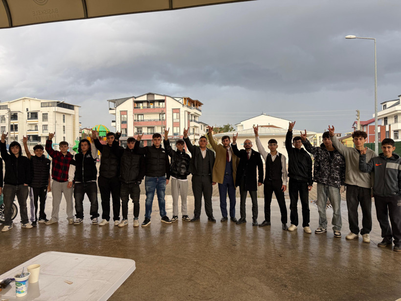 Ülkü Ocakları'ndan Başiskele'de sucuk festivali - Resim : 3