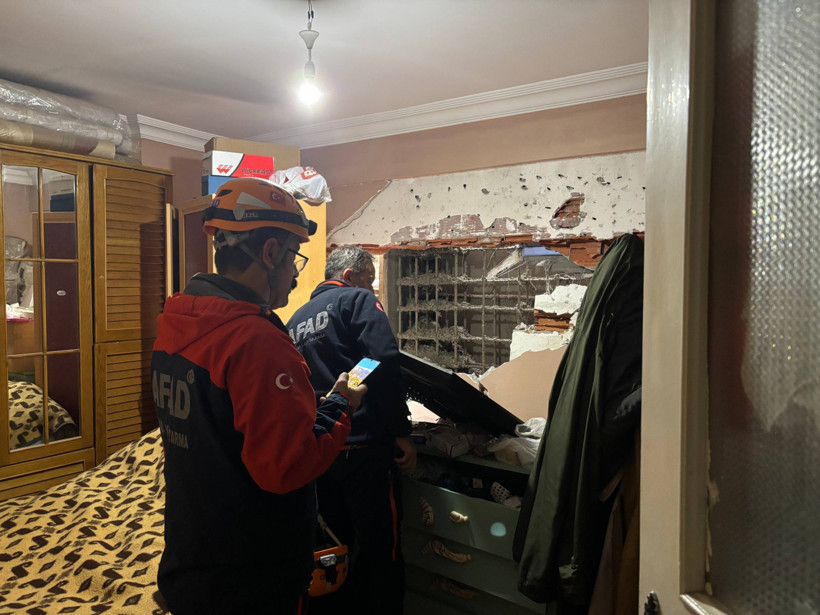 Görünce şaşkına döndü... Odanın içi betonla doldu! - Resim : 1