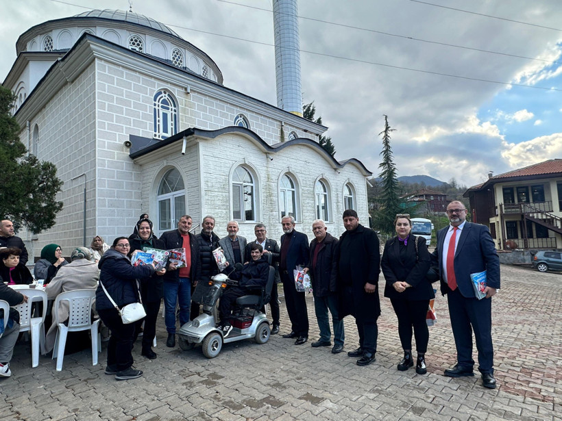 MHP Başiskele'den anlamlı etkinlik: Dünya Engelliler Günü için Yöresel Yemekler Şöleni - Resim : 7