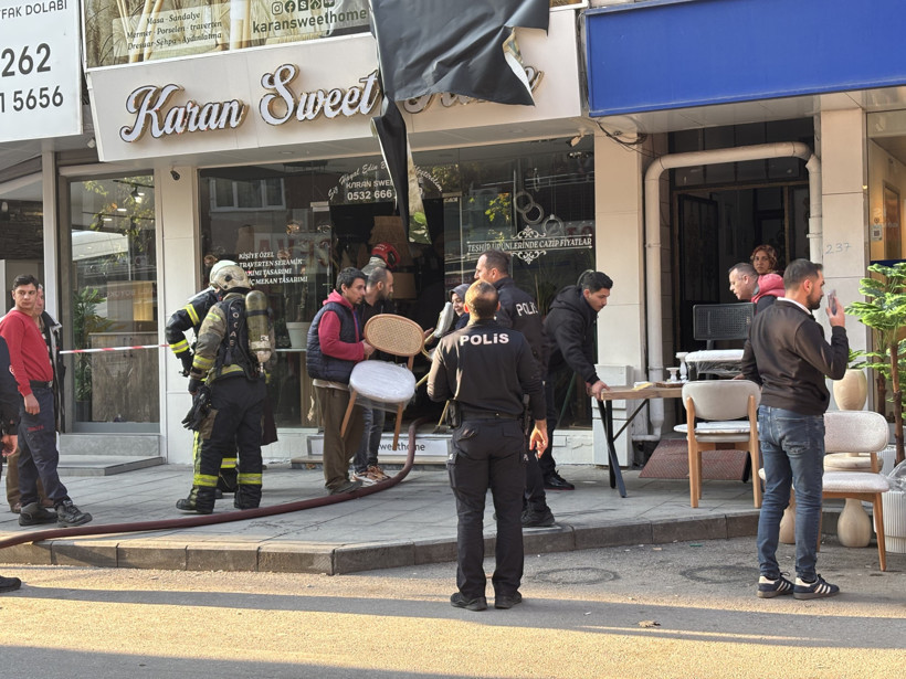 Yangın mahallede paniğe yol açtı! Ekipler seferber oldu - Resim : 3