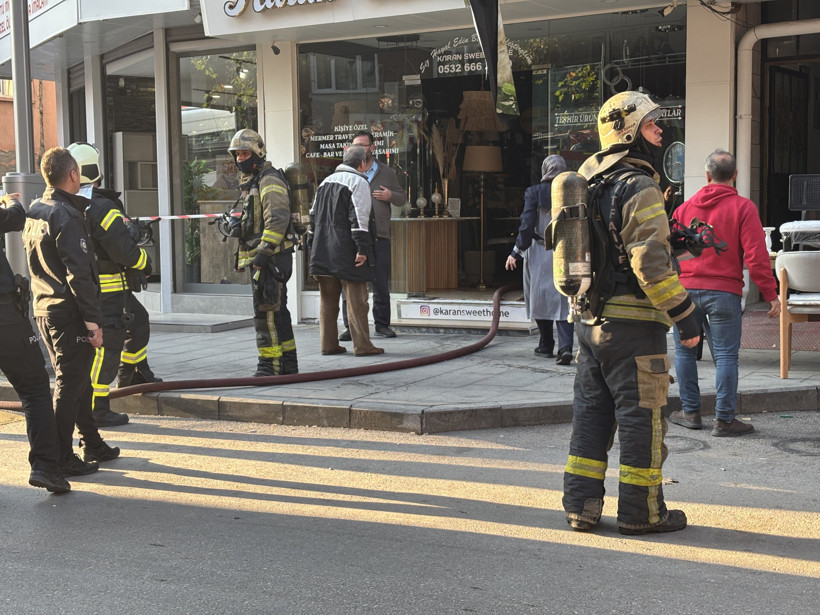 Yangın mahallede paniğe yol açtı! Ekipler seferber oldu - Resim : 2