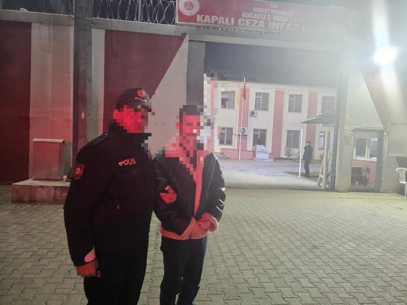 Oyun konsolu satma vaadiyle dolandırdı! - Resim : 1