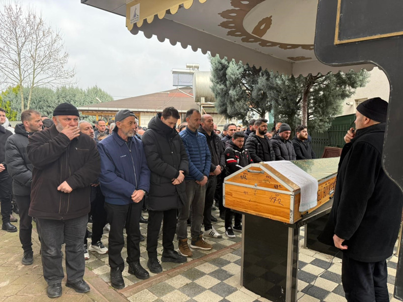 Adliye &ouml;n&uuml;nde &ouml;ld&uuml;r&uuml;len Emrah'ın amcası konuştu: S&ouml;ylediklerinden utanacaklar - Resim : 2