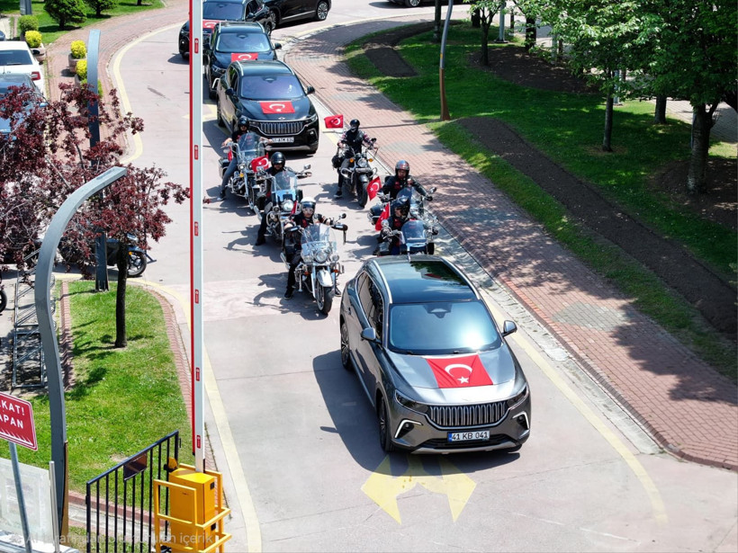 Önce konvoy sonra halay; Çakı gibi asker oldular! - Resim: 23