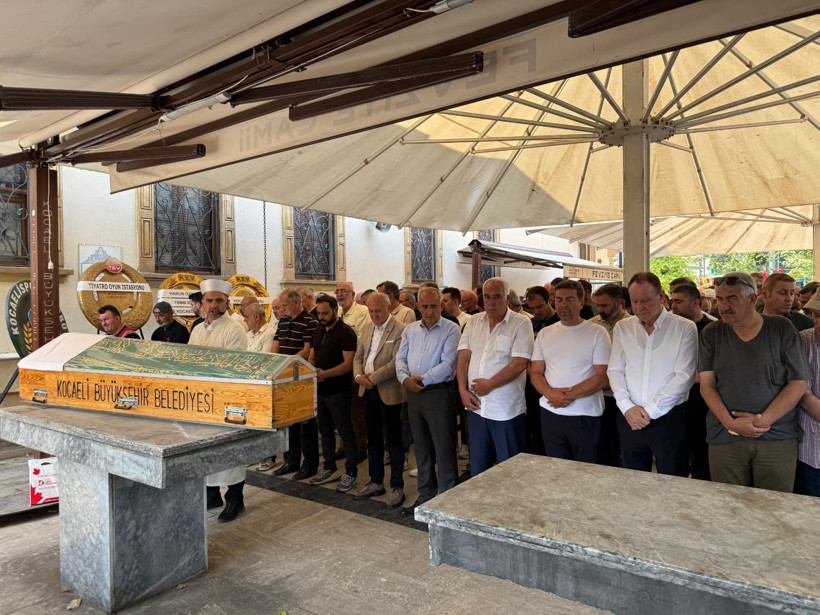 Fehmi Timur son yolculuğuna uğurlandı - Resim : 4