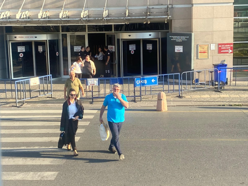 İzmit Belediyesi soruşturmasında ilk serbest bırakılanlar Gözyaşları ile ailelerine sarıldılar! - Resim : 5