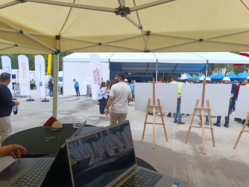 Bakan orada biz burada - Resim : 3