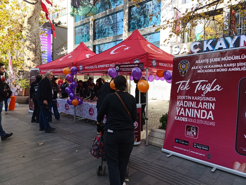 Kocaeli Emniyetinden 25 Kasım standı - Resim : 1