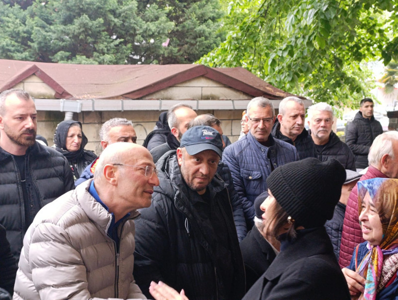 Sanatçı dostları yalnız bırakmadı! Serkan Keskin'in annesine son vedası - Resim : 10