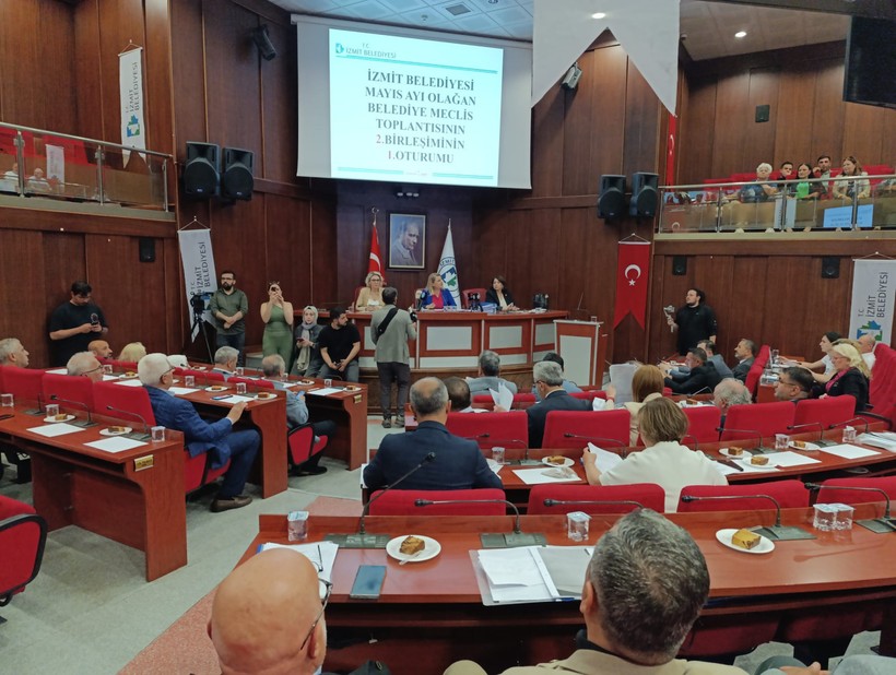 Fatma Kaplan Hürriyet: Bütçe ile ilgili bir şey bulamayınca çöp konusuna döndünüz - Resim : 1