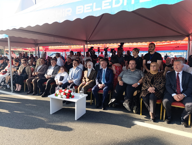 Tahir Büyükakın’ın en mutlu günlerinden biri! Gonca Engelsiz Yaşam Merkezi açıldı - Resim : 6