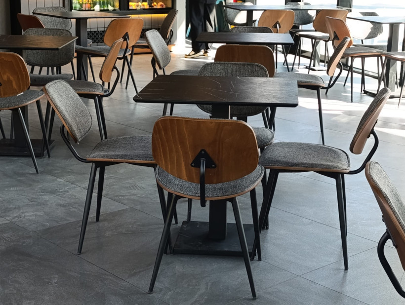 Belediye bu sandalyelere o parayı verdi mi? Tanesi 5 bin 800 TL - Resim : 1