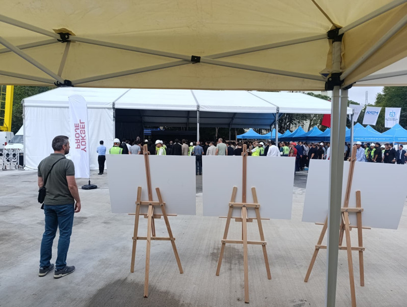 Bakan orada biz burada - Resim : 2