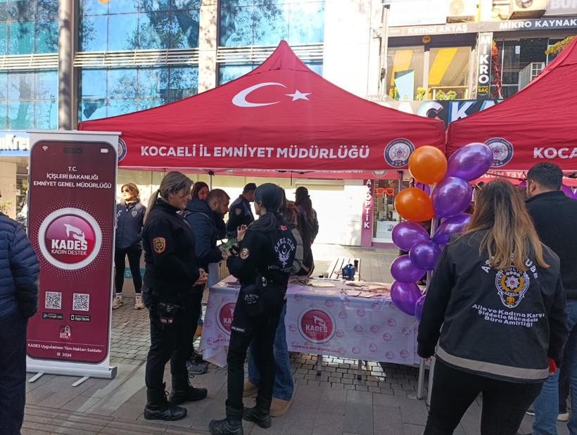 Kocaeli Emniyetinden 25 Kasım standı - Resim : 12