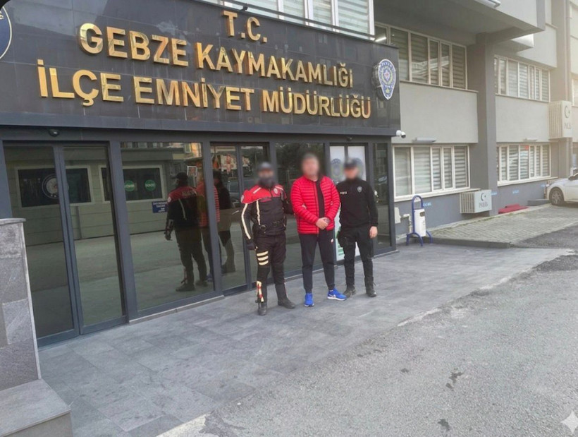 Rüşvet verdi, cezaevini boyladı! - Resim : 1