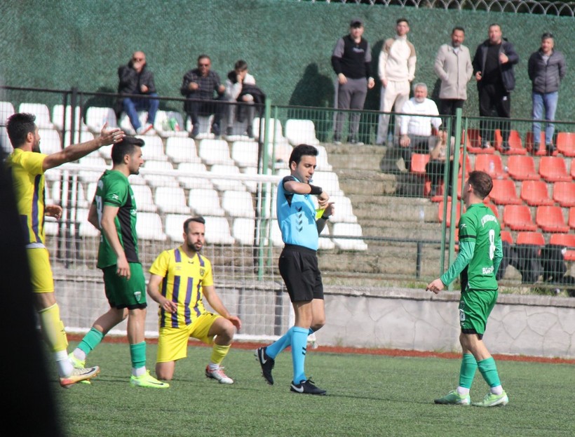 Karamürselspor - Çayırovaspor maçının fotoğrafları - Resim: 58