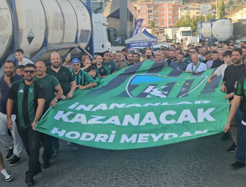 Gübretaş işçisinin Kocaelispor aşkı! İşverene de seslendiler: Neredesin? - Resim : 2