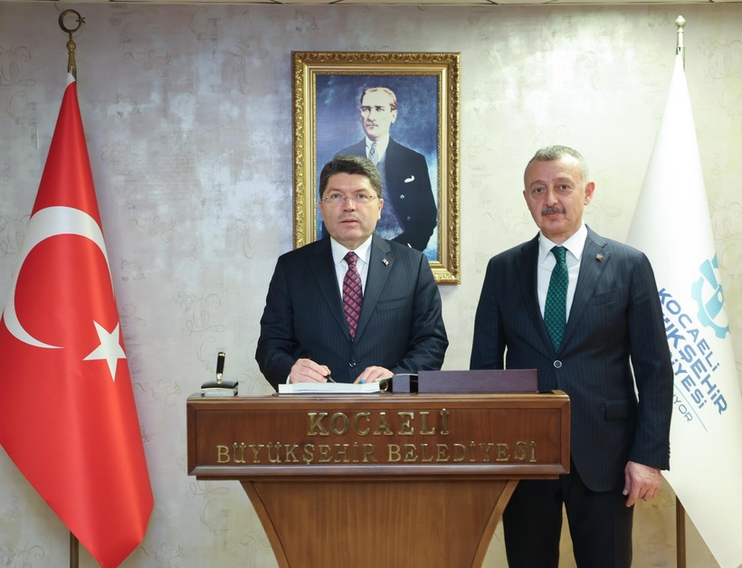 Yılmaz Tunç'tan Tahir Büyükakın'a ziyaret: Dip çamuru hakkında bilgi aldı - Resim : 3