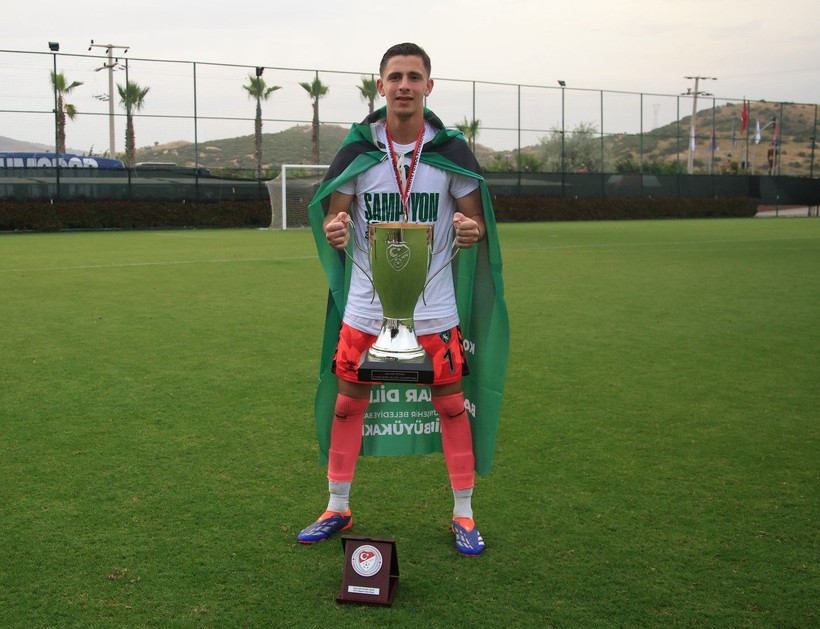Kocaelispor U-19’da büyük coşku… Şampiyonluk bizim kupa bizim! Foto Galeri - Resim: 45