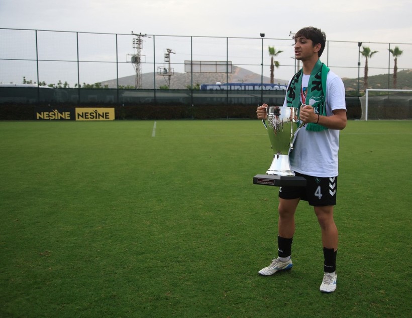Kocaelispor U-19’da büyük coşku… Şampiyonluk bizim kupa bizim! Foto Galeri - Resim: 51