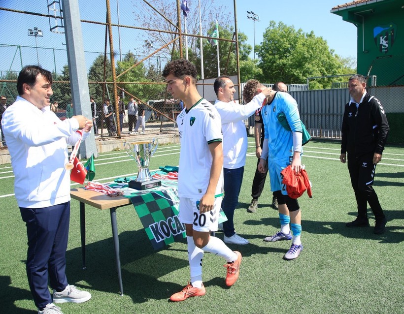 Kocaelispor U-17 için kupa ve madalya töreni düzenlendi - Resim: 13