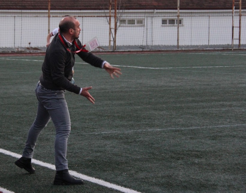 Nabızların çok yükseldiği maçta Derince ile Kavaklı 1-1 berabere kaldı - Resim : 17