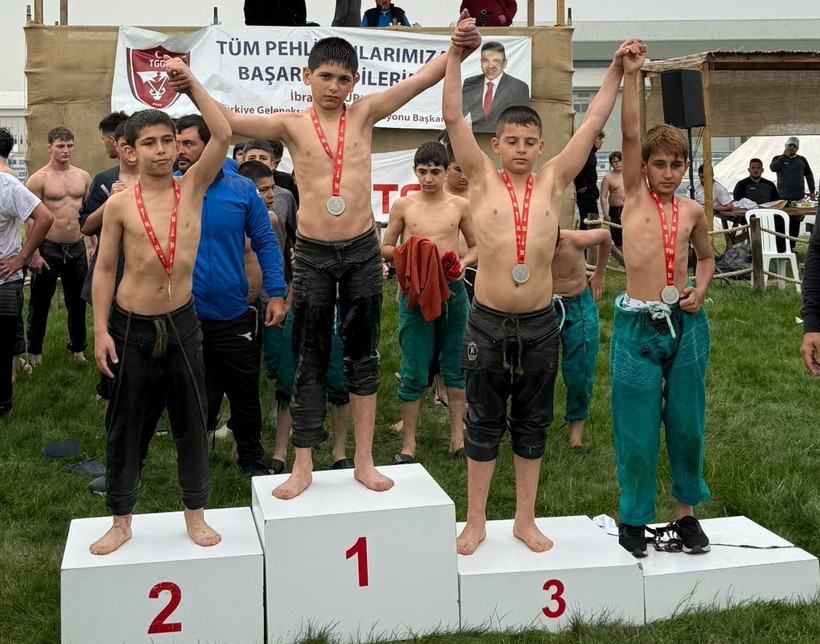 Gölcük Belediyespor’un pehlivanları çok iyi yolda! - Resim: 4