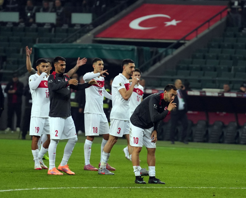 Milli Takım'dan Kocaeli'de galibiyet sevinci - Resim : 3