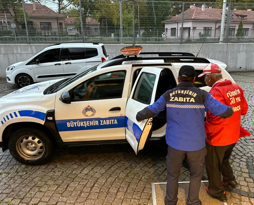 52 yıldır al bayrağın peşinde... Amigo Birol'a Kocaeli'de sıcak karşılama - Resim : 2