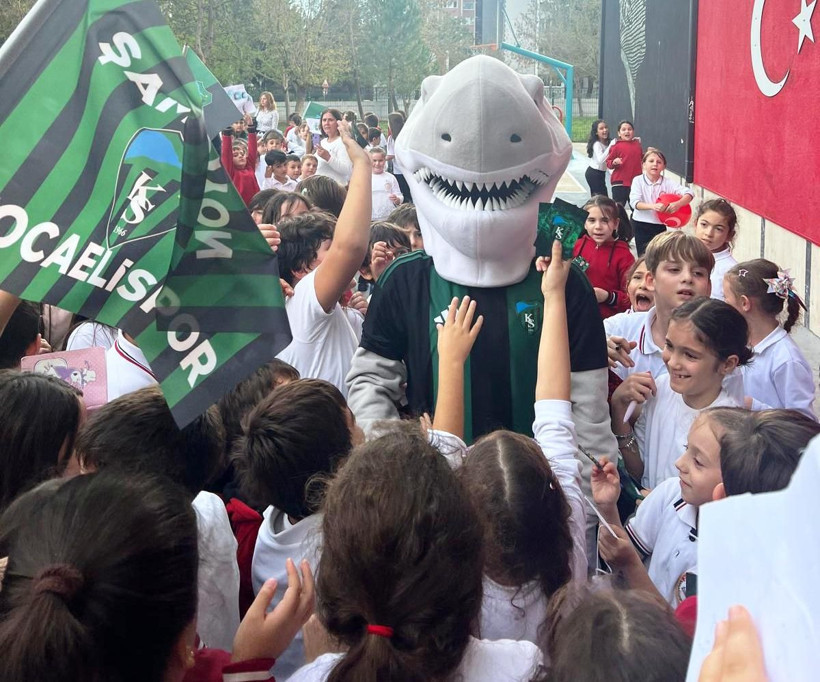 Kocaelisporlu futbolculara akıl almaz ilgi! Yok böyle sevgi! - Resim: 16
