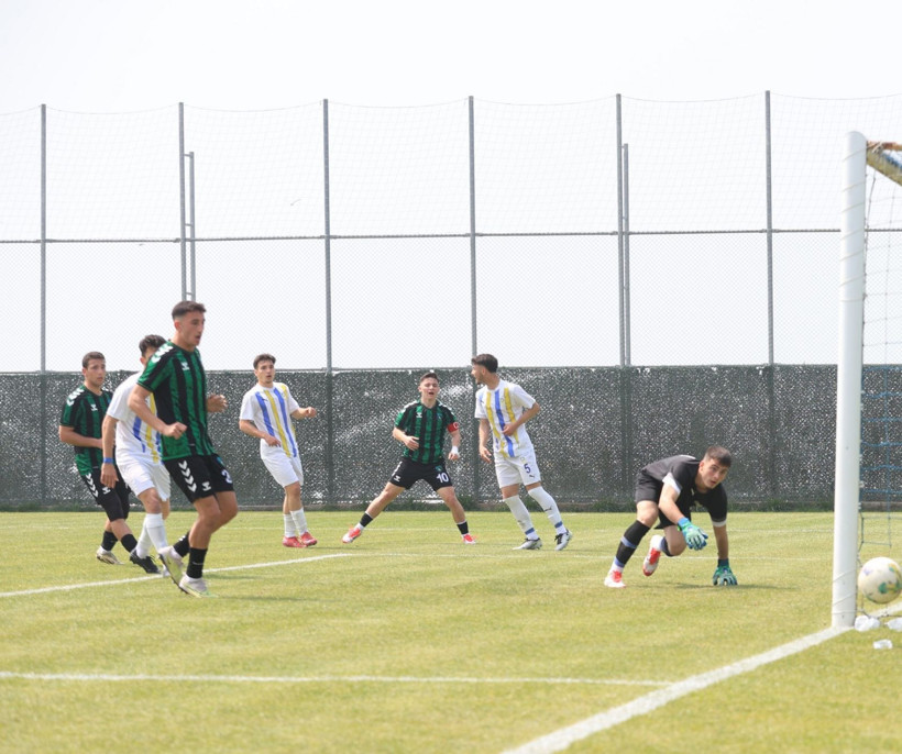 Kocaelispor - Belediye Derincespor U-19 maçının fotoğrafları - Resim: 63