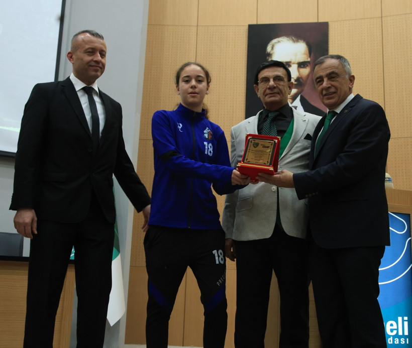 Müthiş belgeselin lansmanında ödüllendirildiler - Resim : 5