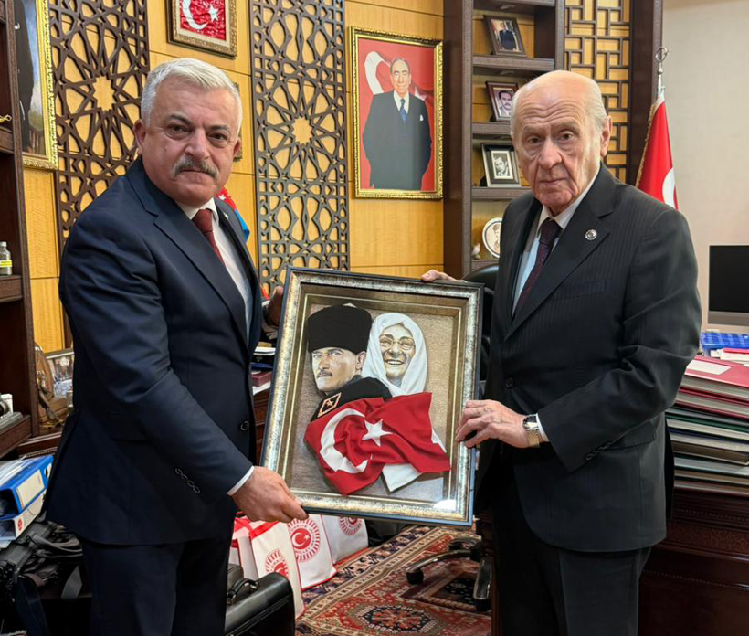 Tuncay Batı'dan Devlet Bahçeli'ye anlamlı hediye - Resim : 1