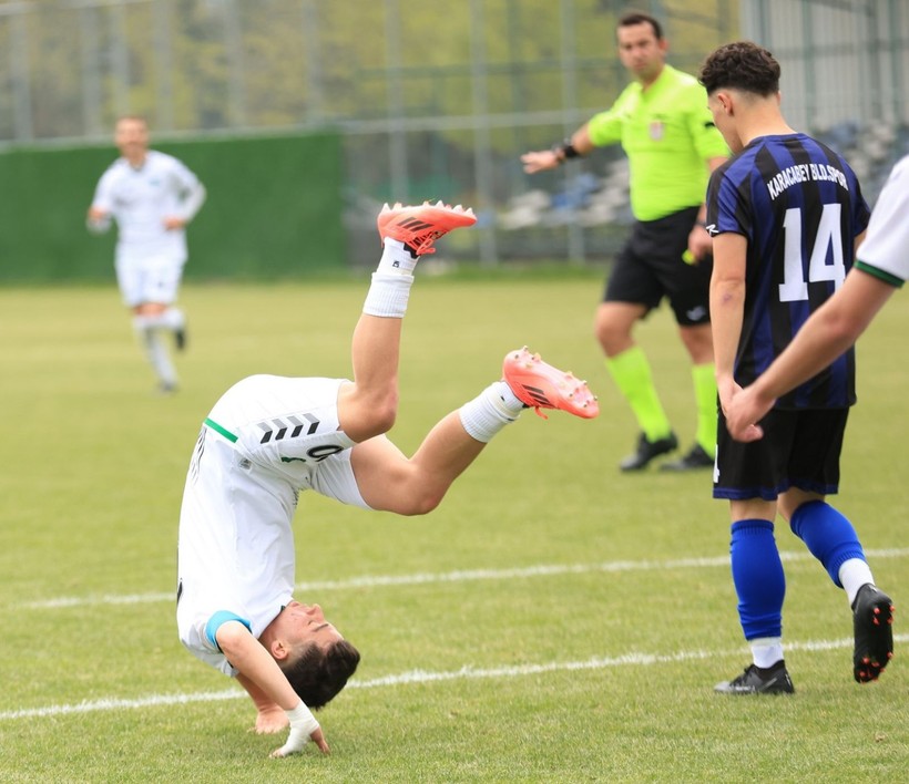 Kocaelispor - Karacabey Belediyespor U-19 maçının fotoğrafları - Resim: 75