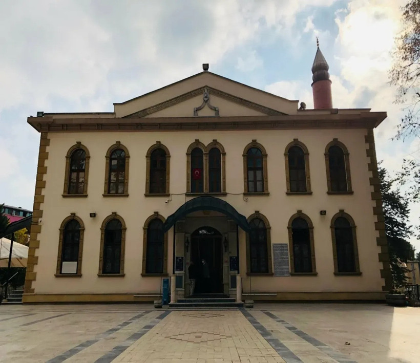 3 kez deprem, 2 kez de yangın; Defalarca yıkıldı, yeniden yapıldı! - Resim : 1