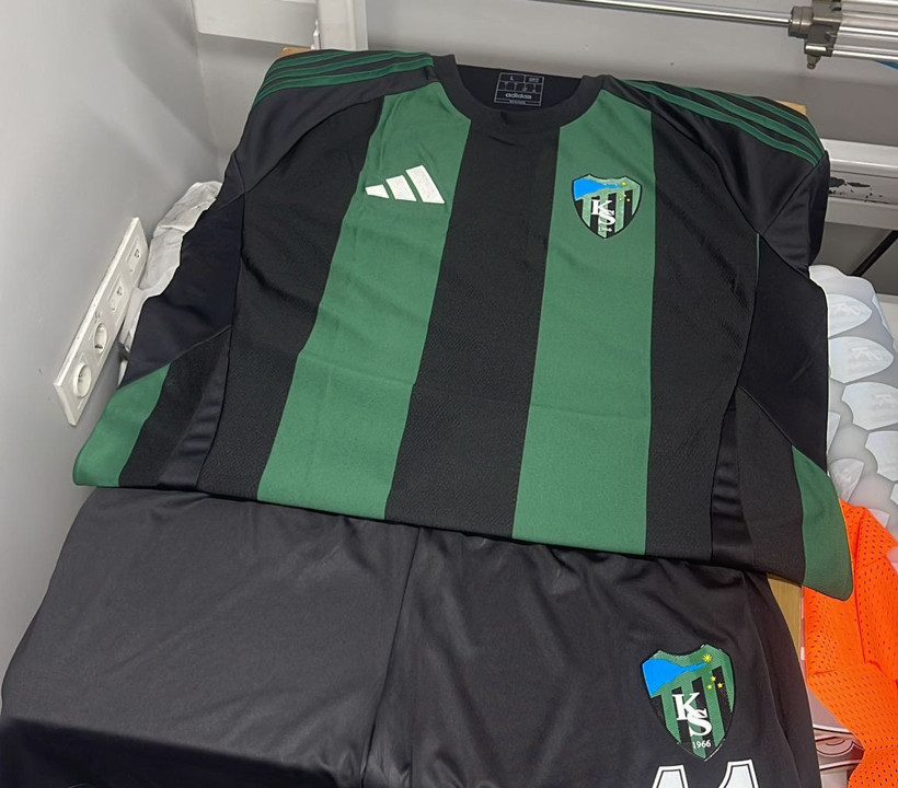 İşte TFF’ye onay için gönderilen Kocaelispor formaları! - Resim : 1